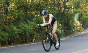 爱骑车的女神越来越多了? - 无忧黑科技